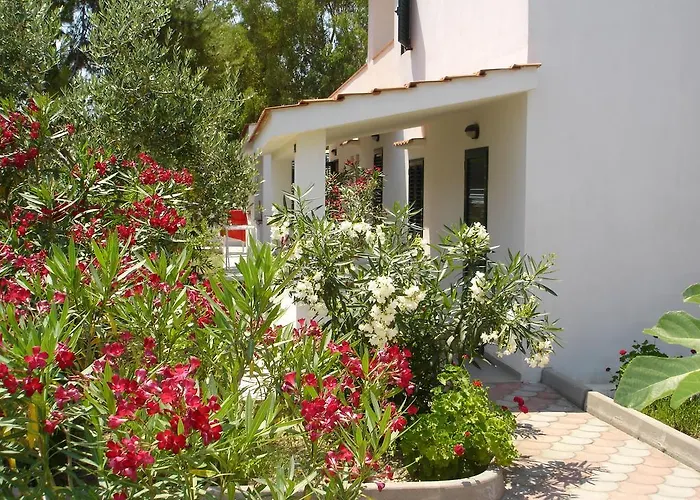 Sun Bay מלון דירות 4*