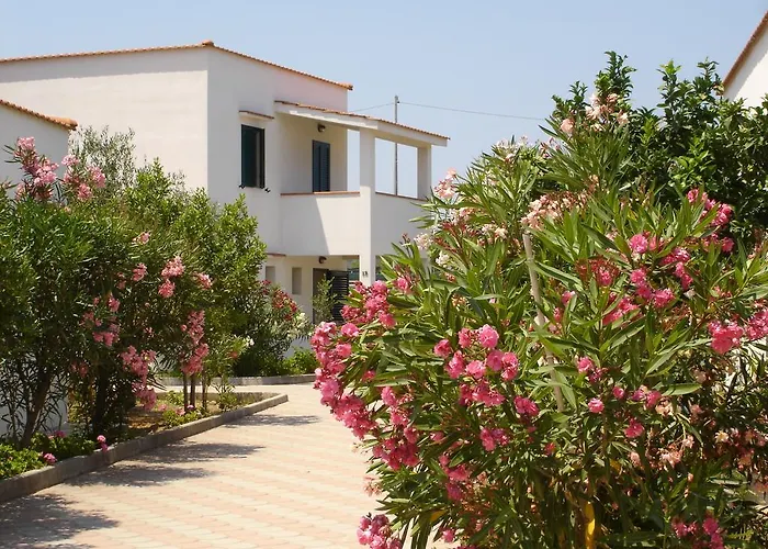 Sun Bay מלון דירות 4*